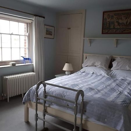 No. 27'S Self-Catering Flat For A Memorable Break. Bridport Exterior foto