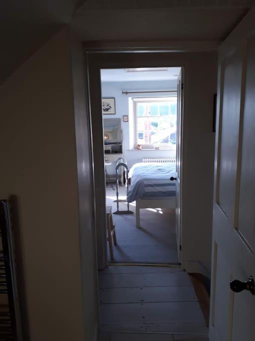 No. 27'S Self-Catering Flat For A Memorable Break. Bridport Exterior foto