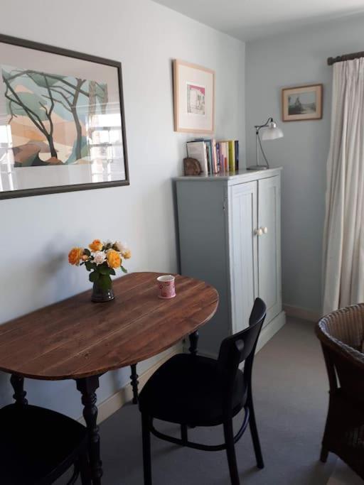No. 27'S Self-Catering Flat For A Memorable Break. Bridport Exterior foto